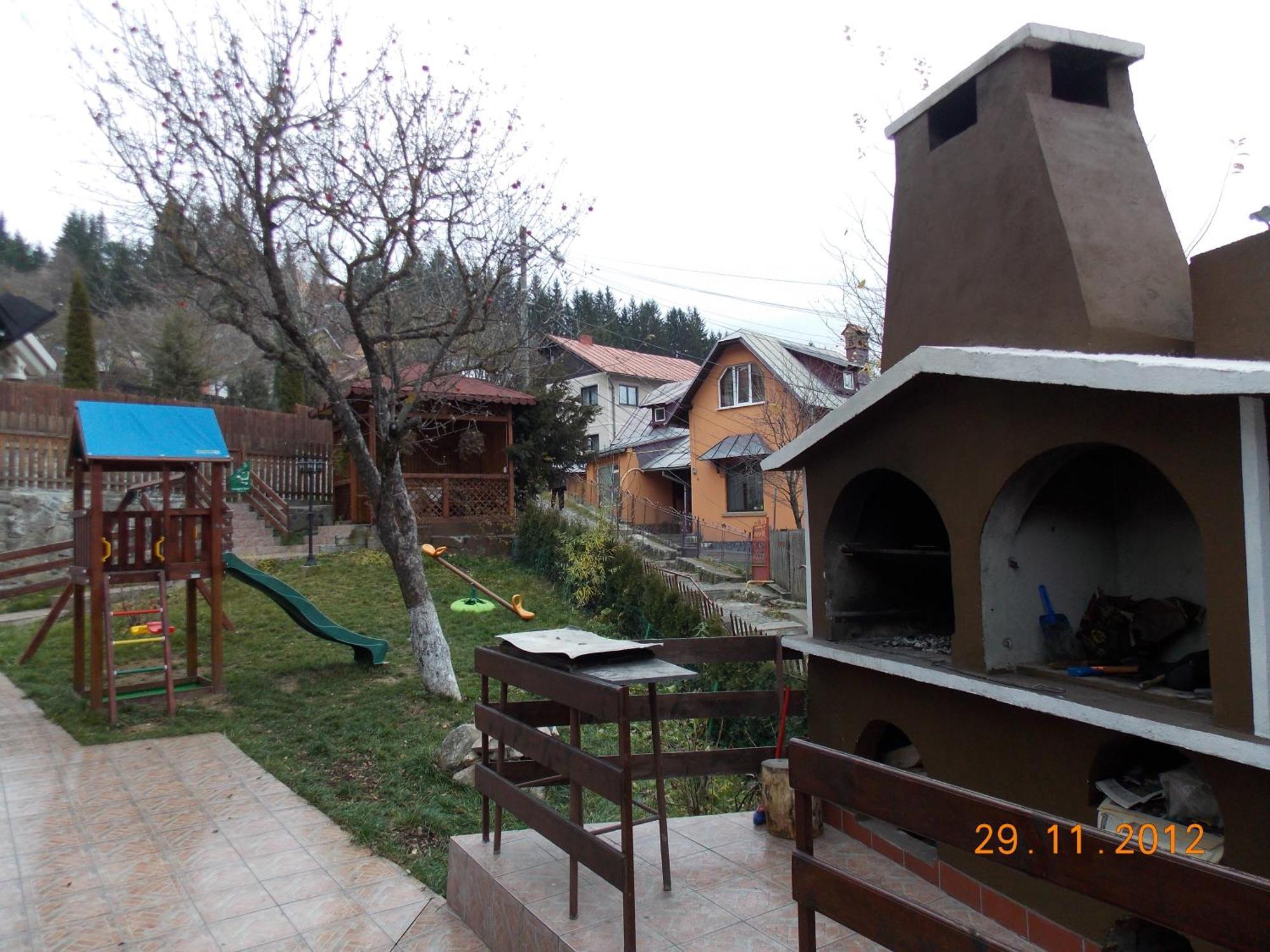 Hotel New Aosta Garden à Sinaia Extérieur photo