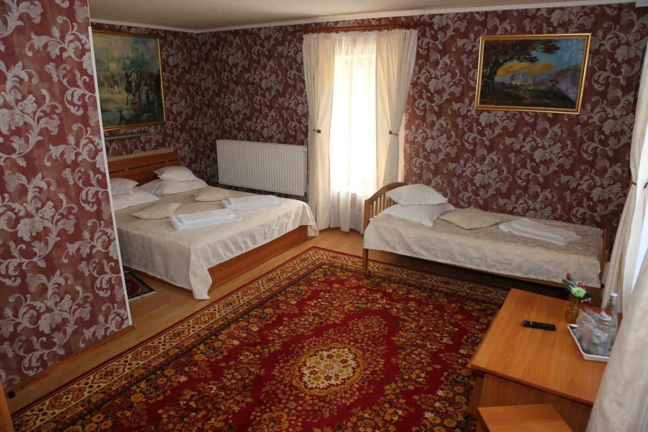 Hotel New Aosta Garden à Sinaia Extérieur photo
