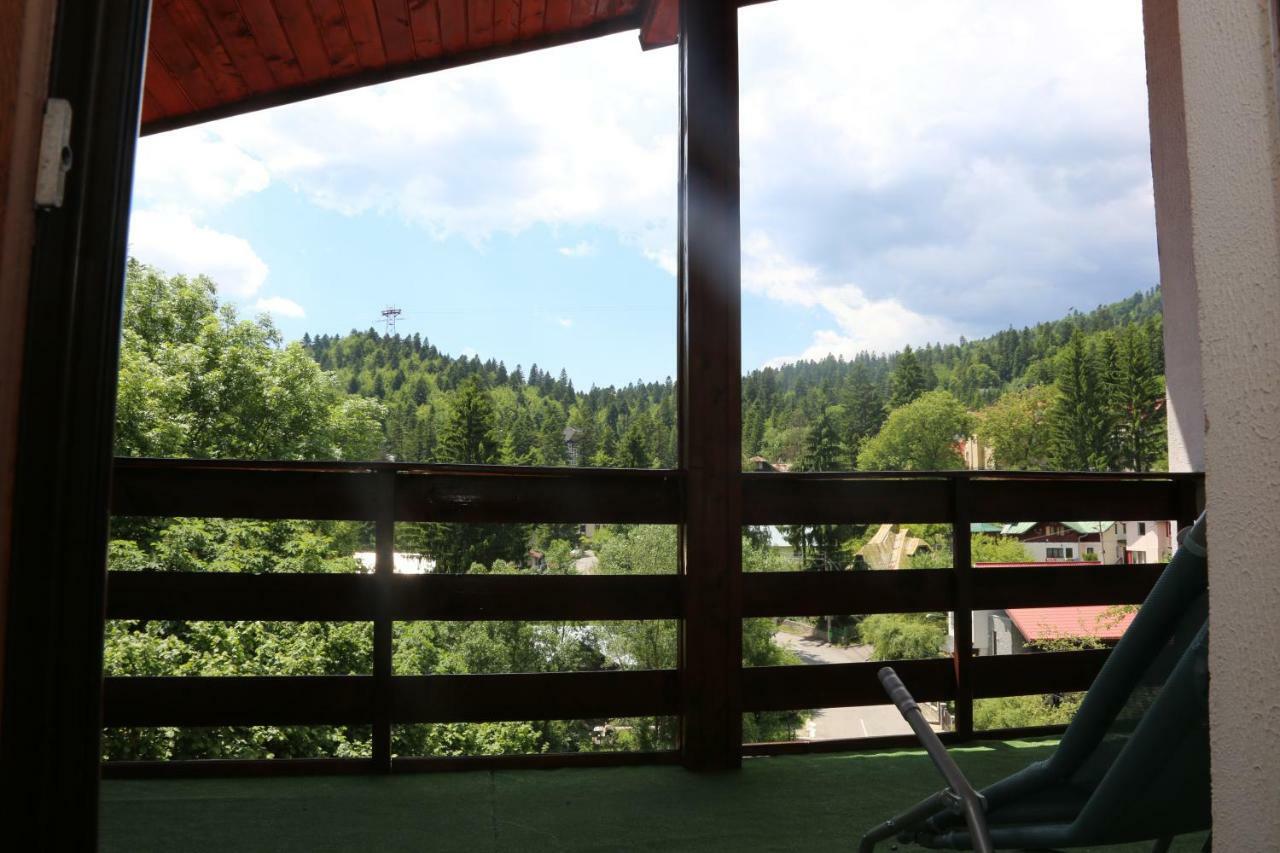 Hotel New Aosta Garden à Sinaia Extérieur photo