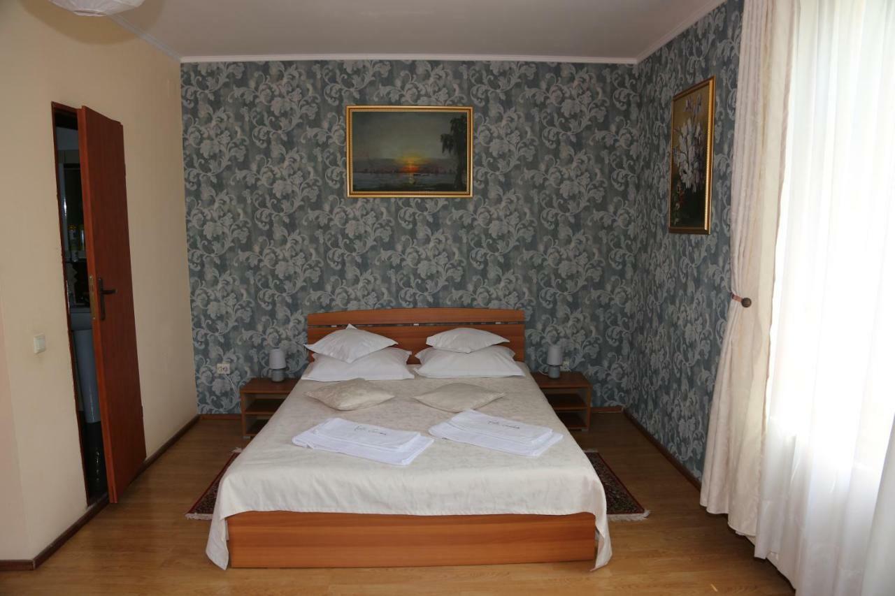 Hotel New Aosta Garden à Sinaia Extérieur photo